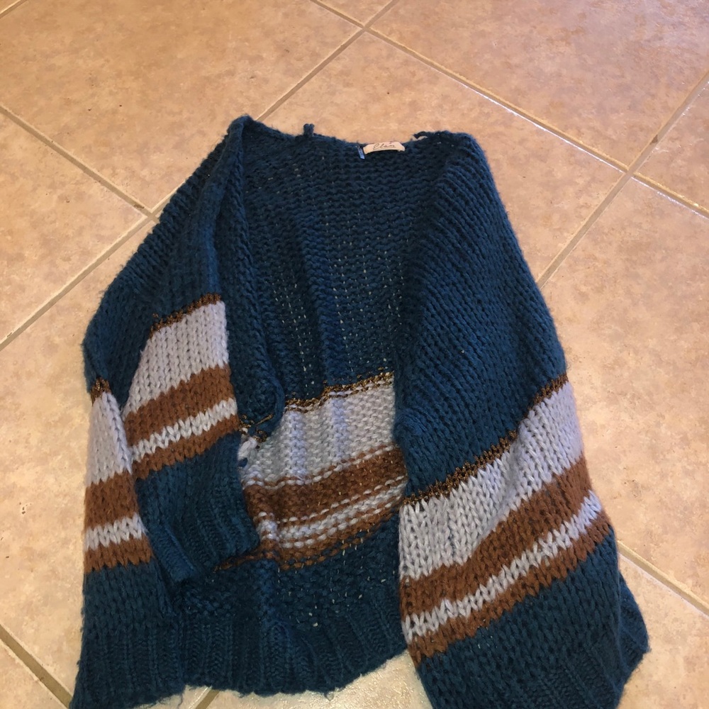 Really cute sweater worn a few times